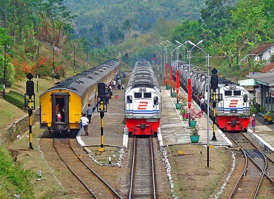 PT KAI Siapkan 38 Rangkaian Kereta Tambahan untuk Pemudik