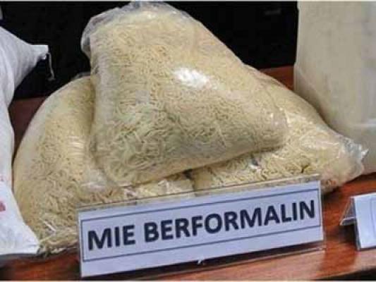 Penjual Mie Formalin di Ramadhan Fair Medan Beli Mie di Pasar Bakti