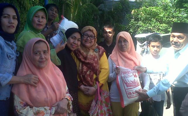 Persatuan Arisan Induak Bareh Santuni Warga Kampung Aur