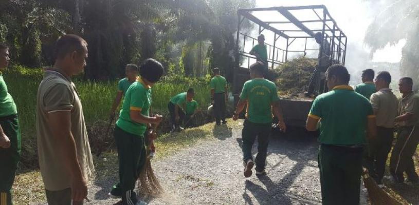 Personil Korem 022/PT Laksanakan Jumat Bersih