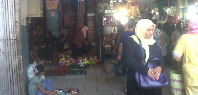 Pusat Pasar Medan Ramai Pengunjung Jelang Lebaran