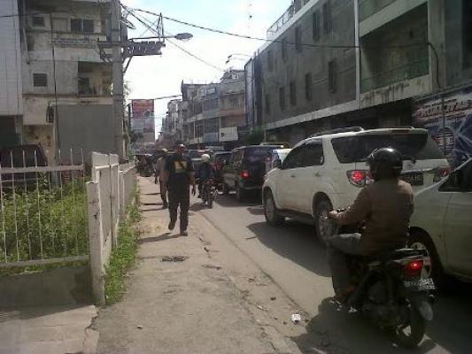 Traffic Light Mati, Macet Parah di Jalan Merbabu Hingga ke Jalan Pandu