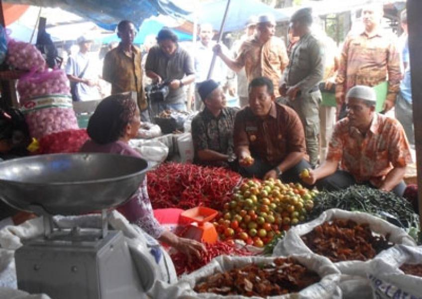 Wakil Bupati Madina Pantau Harga Sembako