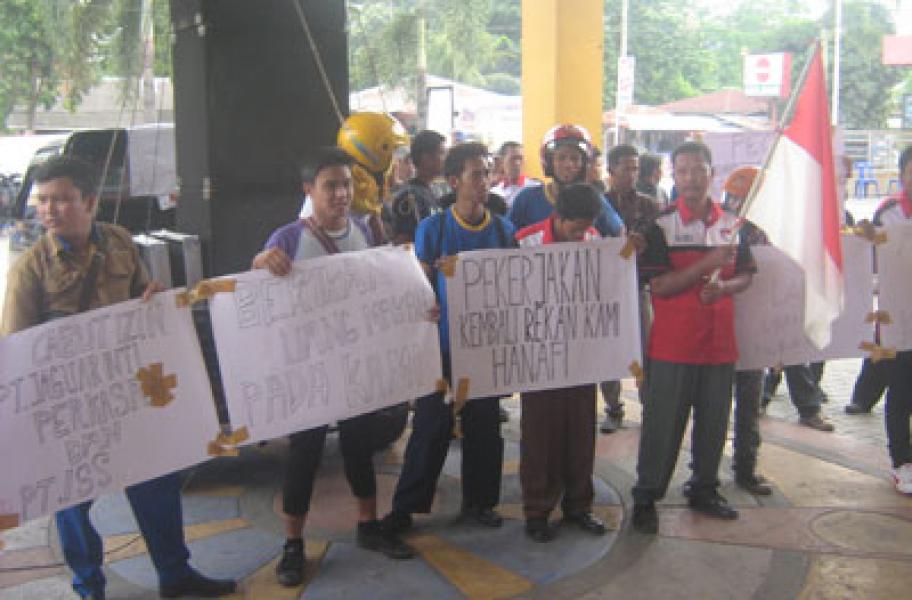 Karyawan Suzuya Tanjung Morawa Mogok Kerja