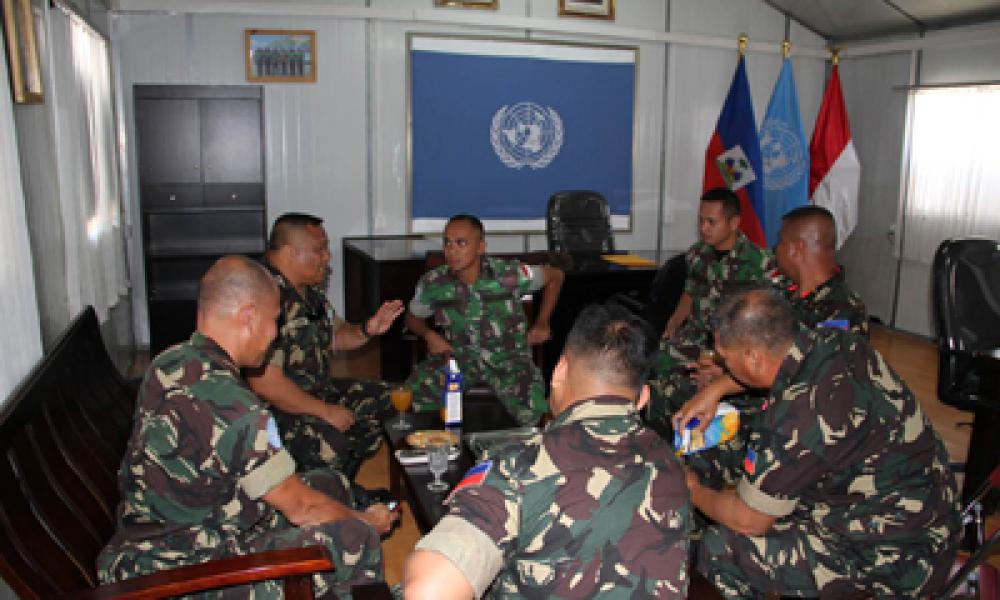 Komandan Kompi Filipina Kunjungi Satgas Kizi TNI di Haiti