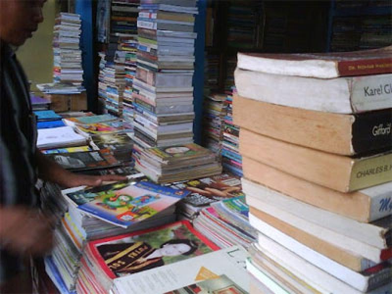 Pedagang Buku Bakal Jualan di Tenda