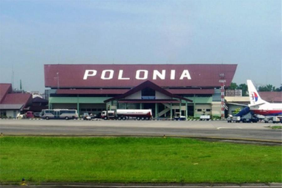 Bandara Polonia Resmi Ditutup