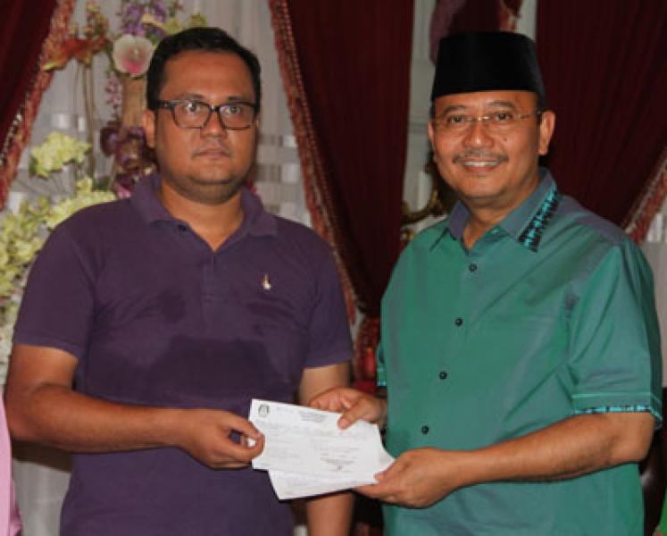 Walikota Medan dan Keluarga Terima Formulir C-6