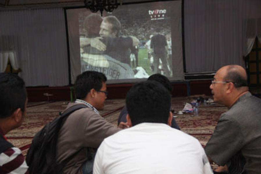 Walikota Medan Nobar dan Sahur Bersama Wartawan