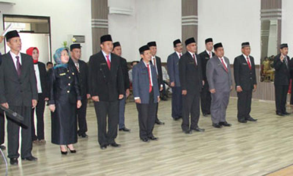 Walikota Medan Lantik Anggota BPSK 2014-2019