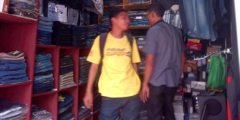 Jelang Lebaran, Pedagang Pakaian di Payabungan Sepi Pembeli