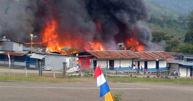 Kapolda Papua dan Pangdam Cenderawasih Cek Lokasi Pembakaran Musala