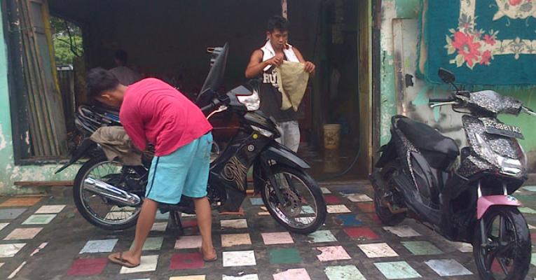 Pengusaha Doorsmeer Panen Rezeki Jelang Lebaran