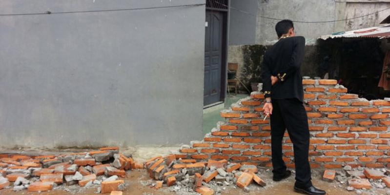 Tembok Pembatas Masjid Dengan Pemukiman Warga Dirobohkan OTK