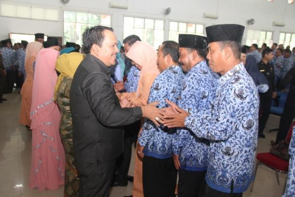 Bupati Labuhanbatu:Saya Tak Ingin PNS Berkeliaran di Kota Saat Jam Kerja