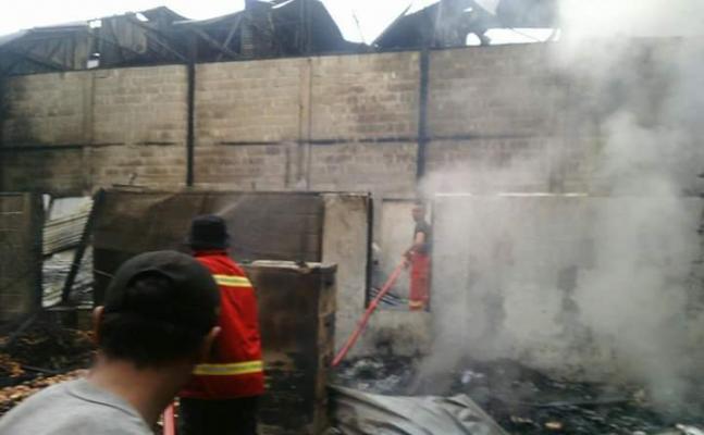 Gudang Pakan Ternak di Stabor Langkat Terbakar