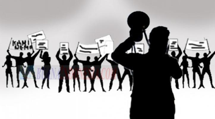 Ratusan Massa Gemas Protes Keberadaan RM BPK di Jalinsum Lubuk Pakam