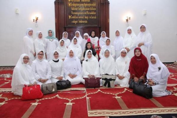 Sholat Sunat Tasbih Bersama, Evi Diana Ajak Budayakan Silaturahim