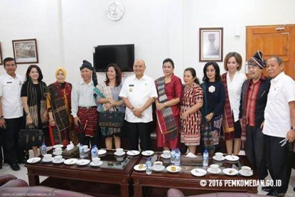 Walikota Medan Dukung Hari Ulos Nasional