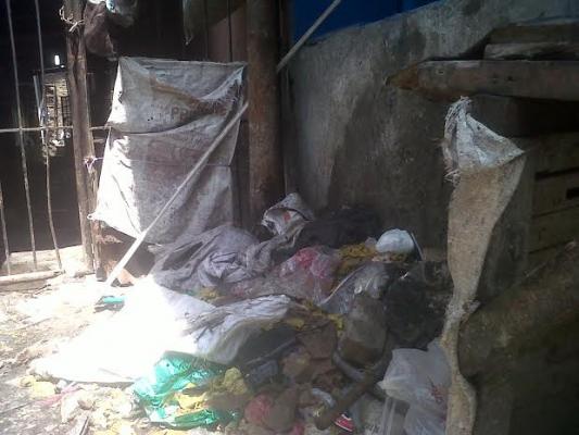 Warga Lingkungan 8 Kelurahan Aur Keluhkan Rumah Makan Gumarang Buang Sampah Sembarangan