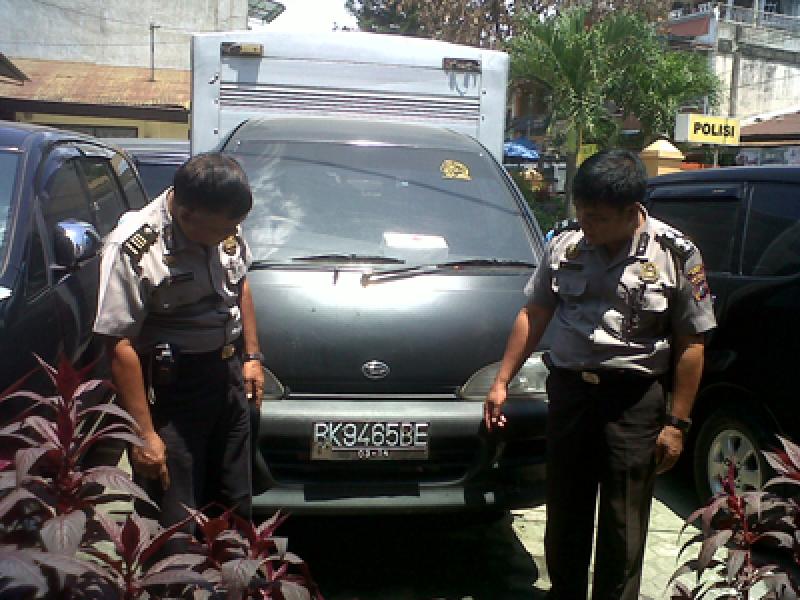 Mobil Box Espass Ditemukan di Pembuangan Sampah