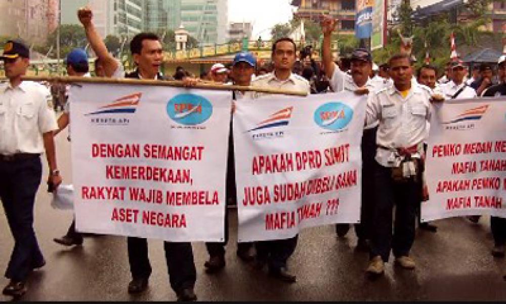 Ratusan Karyawan PT KAI Demo PN Medan