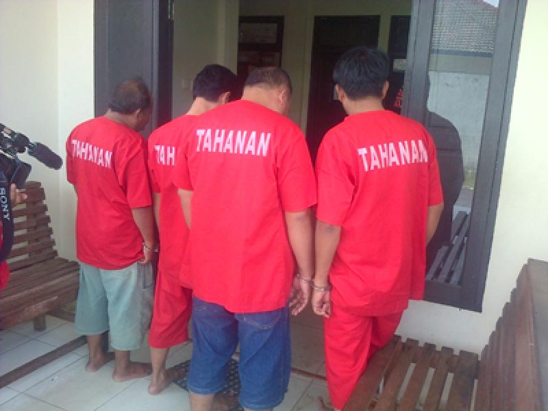 Empat Oknum LSM Diduga Memeras Guru Ditangkap Polisi