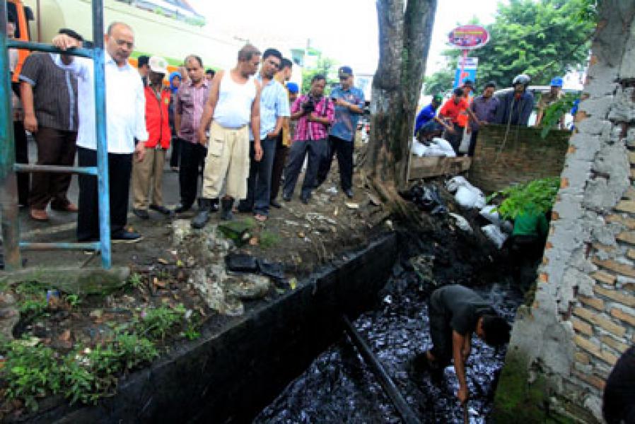 Walikota Medan Beri Waktu 1 Hari Dinas Bina Marga Atasi Genangan Air di Stella Raya