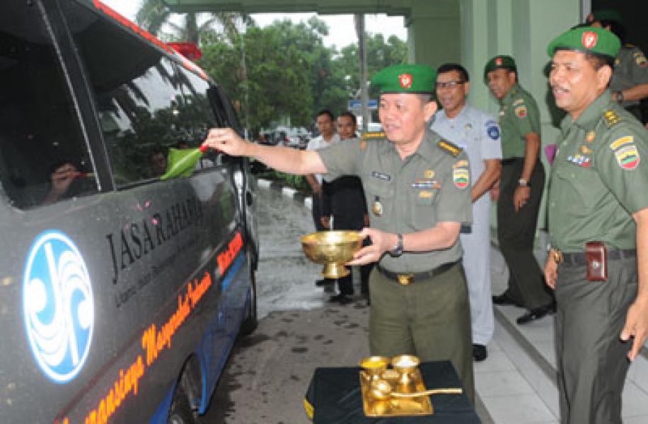 Rumkit Tk II Putri Hijau Terima Bantuan Ambulance Dari Jasa Raharja