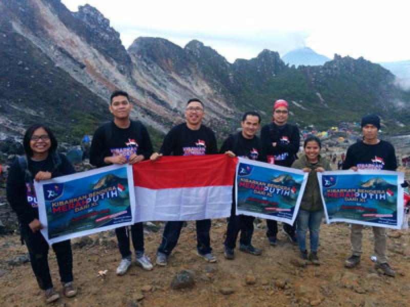Indonesia Raya di Puncak Sibayak