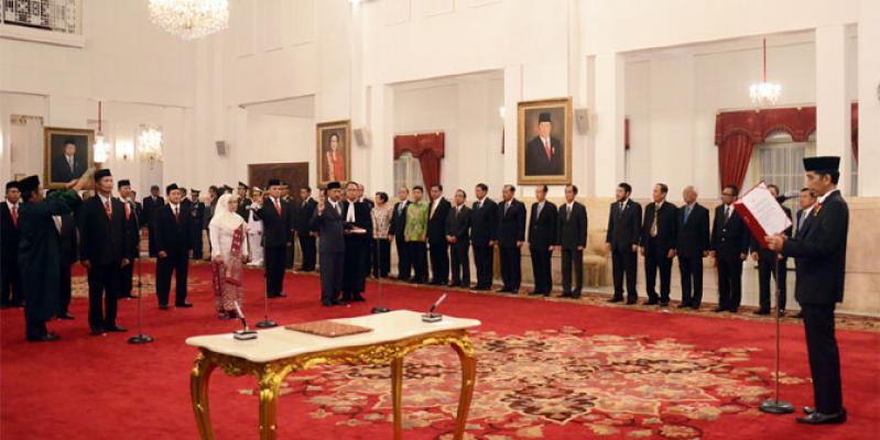Jokowi Lantik 9 Anggota Komisi Kejaksaan 2015-2019
