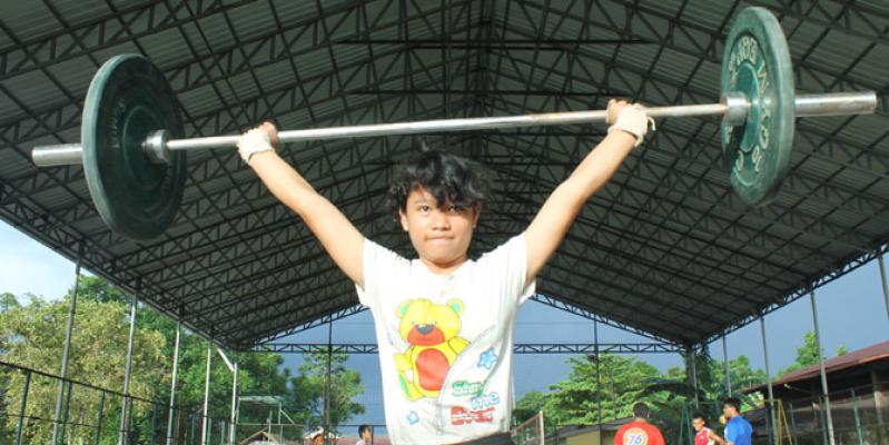 Lifter Sumut Patok 2 Emas