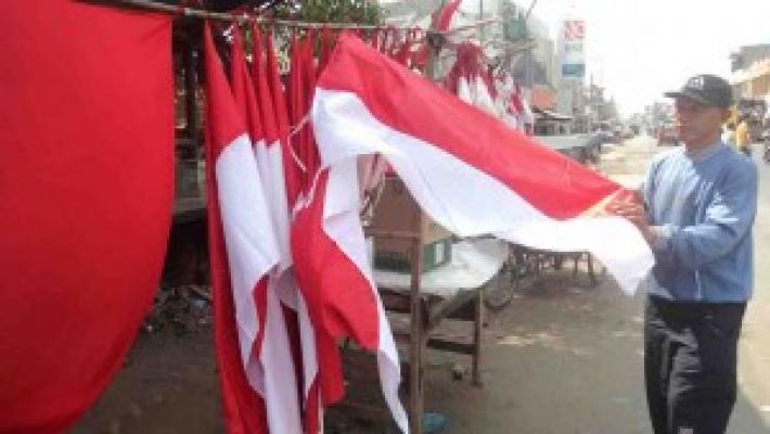 Jelang HUT RI, Penjual Bendera Mulai Bermunculan