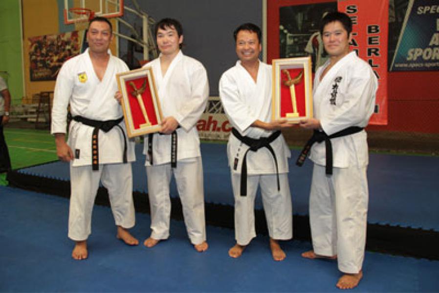 Dandenma Mabes TNI Tutup Latihan Karate SCC 2013