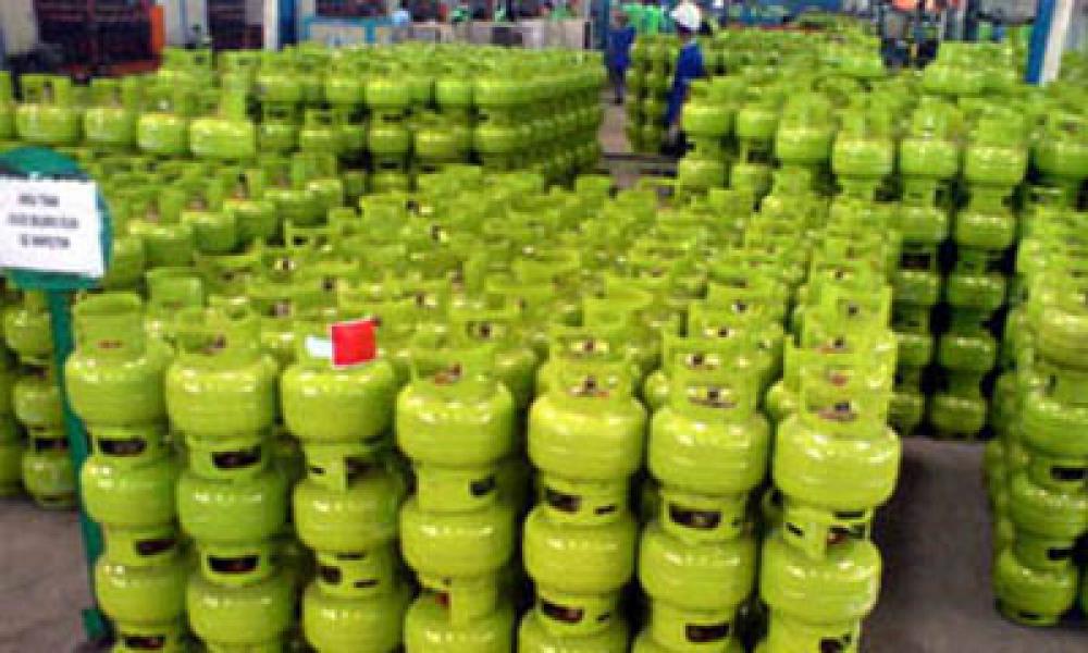 Warga Protes Gudang Gas di Kompleks Parluasan Sibuttuon