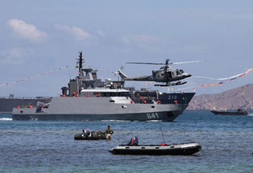 Sailing Pass dan Heli Water Jump Meriahkan Puncak Acara Sail Komodo 2013