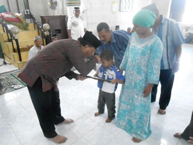 Biaya Pendidikan Anak Penemu Padi Si Ganteng Ditampung Dalam APBD Madina 2015