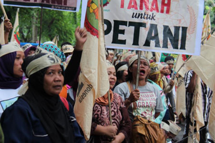 Seribuan Petani Demo di Medan