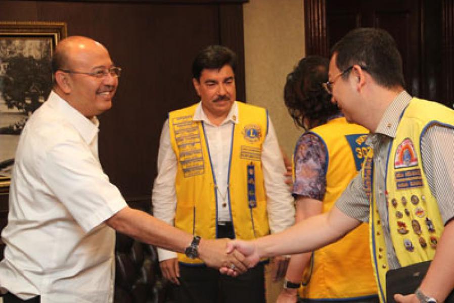 Walikota Medan Dukung Jalan Sehat Lions Club