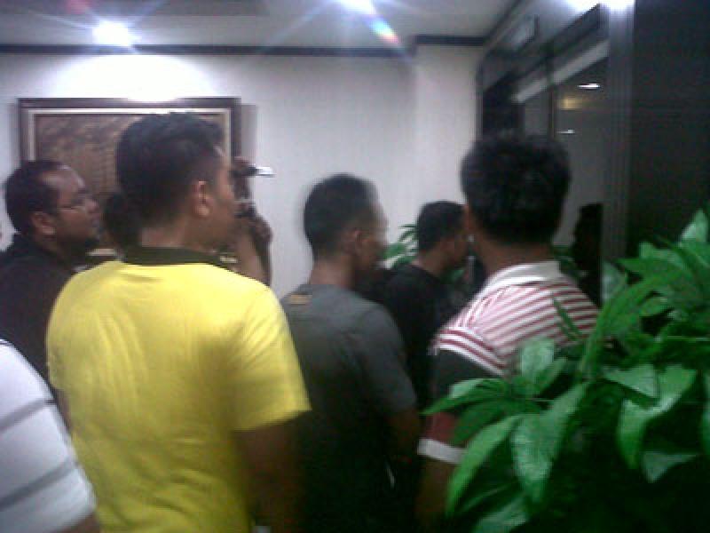 Pegawai Bank Sumut Sweeping Direksi