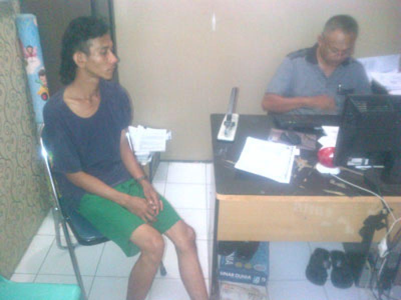 Nyuri di Rumah Saudara, Wendy Gol