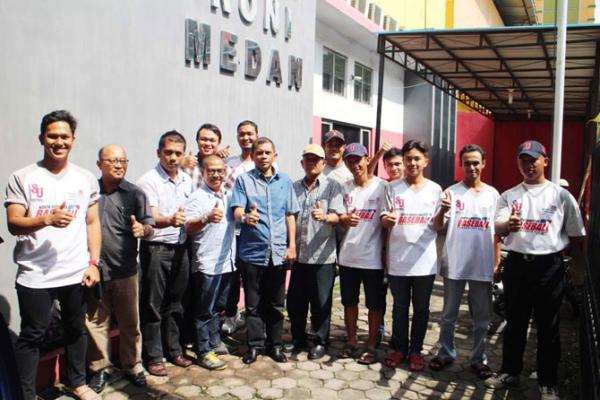 KONI Medan Lepas Atlet Baseball Putra