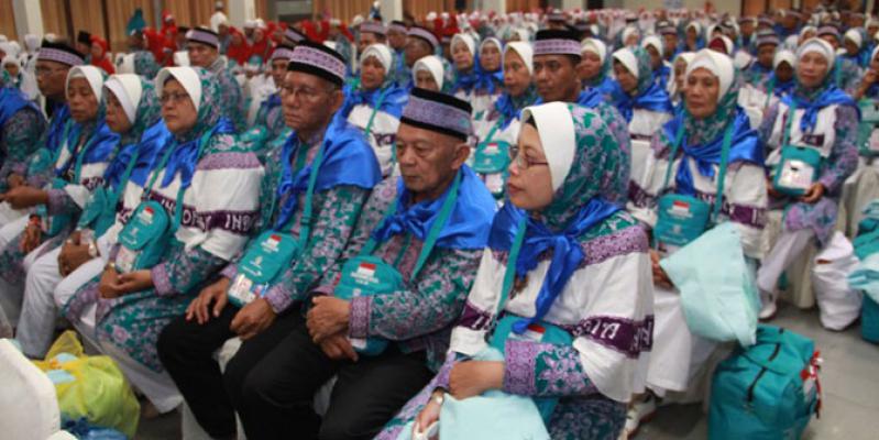 Plh Wali Kota Medan Lepas Calhaj Kolter 12