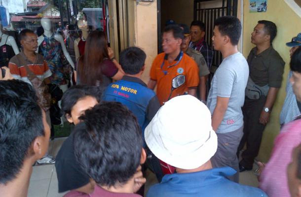 Razia Kos-kosan di Pabrik Tenun Berlangsung Ricuh