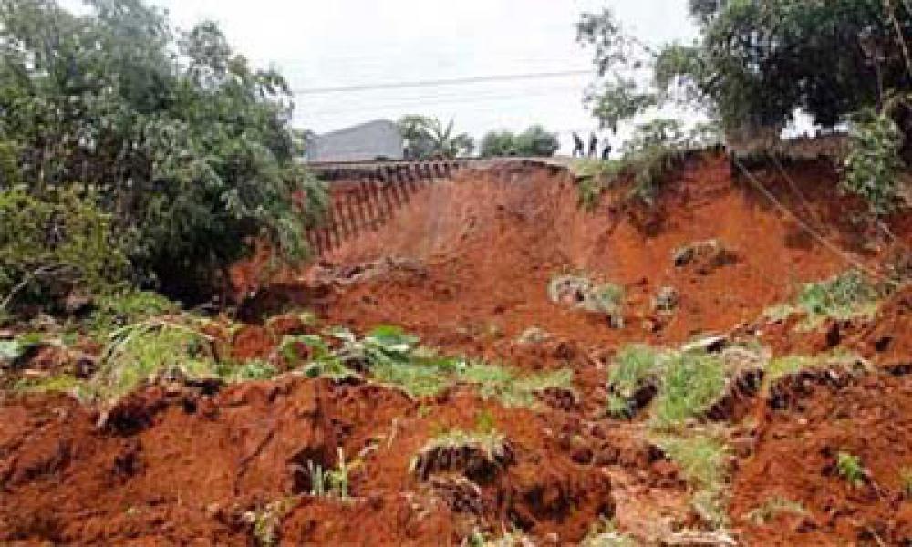 Belasan Rumah di Patumbak Terancam Amblas