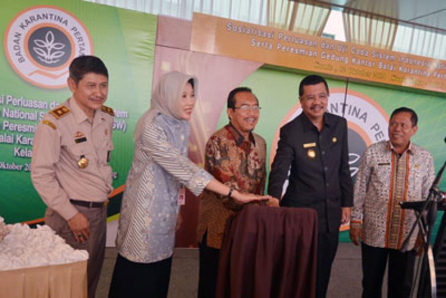 Mentan Resmikan Kantor Balai Karantina Pertanian dan Sistem INSW di Bandara Kualanamu