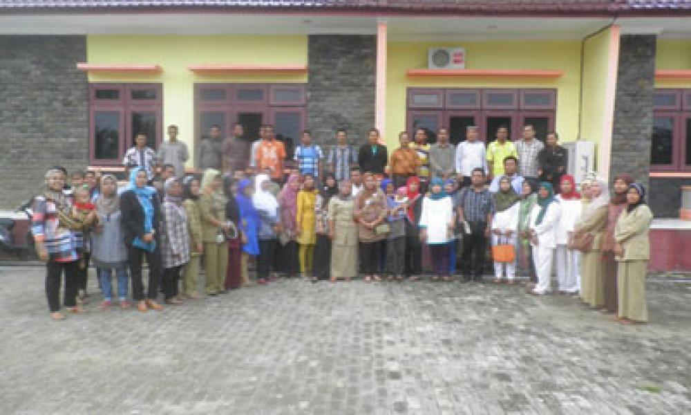 Puluhan Honorer K2 Datangi Kantor Bupati Palas