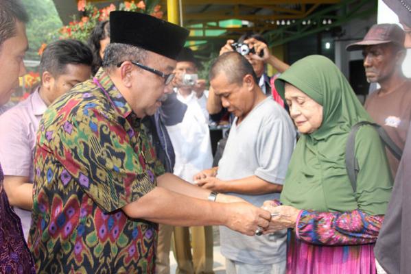 1.473 Warga Kurang Mampu di Medan Petisah Terima KIS