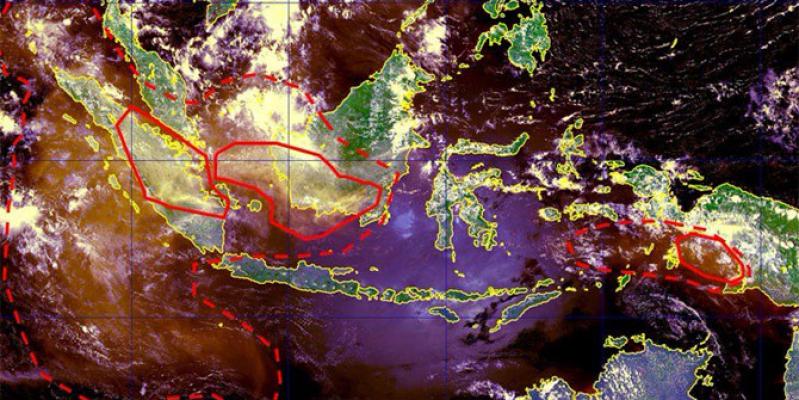 Langit Jakarta Tertutup Asap Tipis Dari Sumatera dan Kalimantan