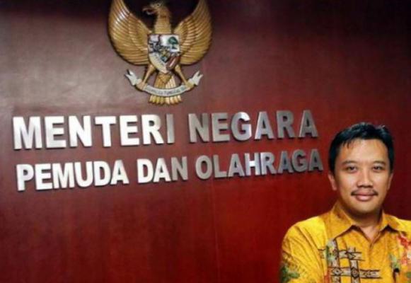 Menpora Pastikan Kisruh Sepak Bola Nasional Selesai Maret 2016
